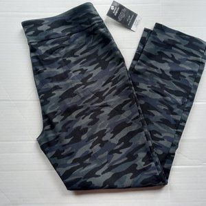 Camo Super Stretch Soft Fabric Pants Womens NWT